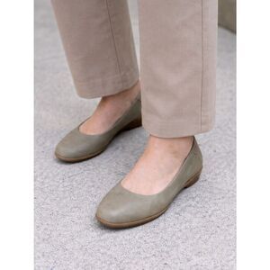 BOC Leather Flats size 8 in neutral gray/green color